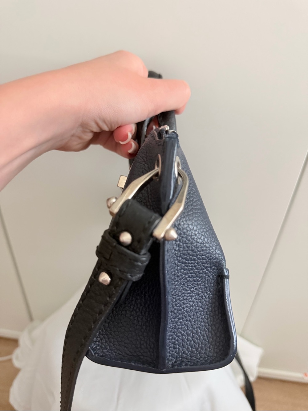 Alexander McQueen Black Pebbled Leather Satchel - Picture 4 of 7